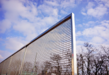 Essential Factors to Consider When Choosing Commercial Fencing Commercial Fencing